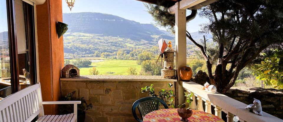 Maison traditionnelle 4 pièces de 131 m² à Millau (12100)