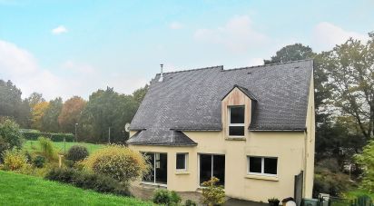 House 6 rooms of 111 m² in Pontivy (56300)