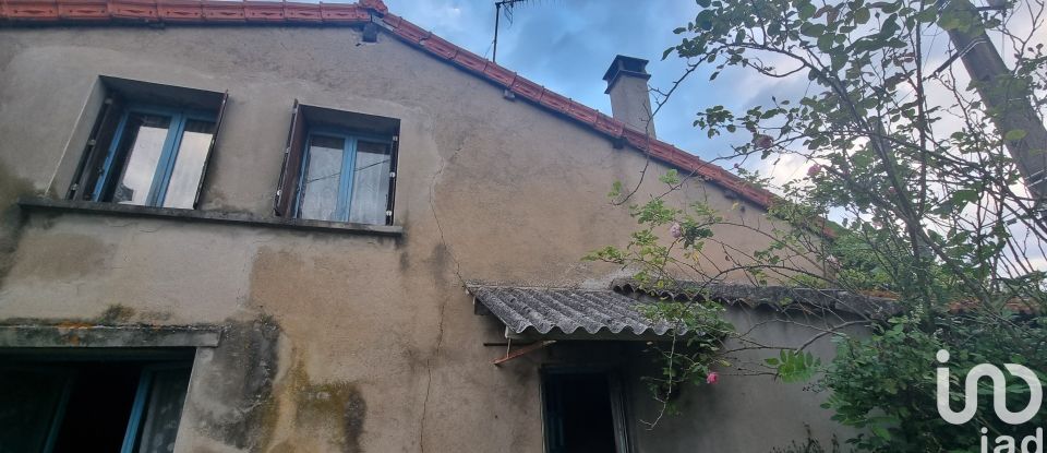 Maison de campagne 8 pièces de 126 m² à Perreux (42120)