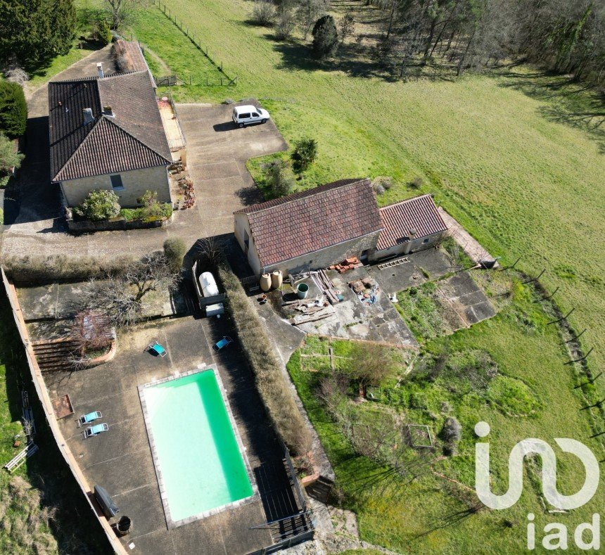 House 9 rooms of 210 m² in Sarlat-la-Canéda (24200)