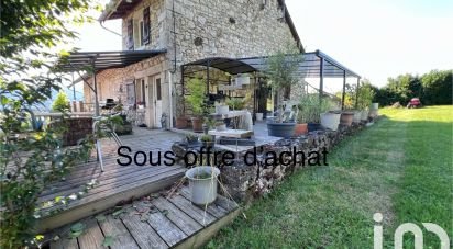 Village house 9 rooms of 377 m² in - (01510)