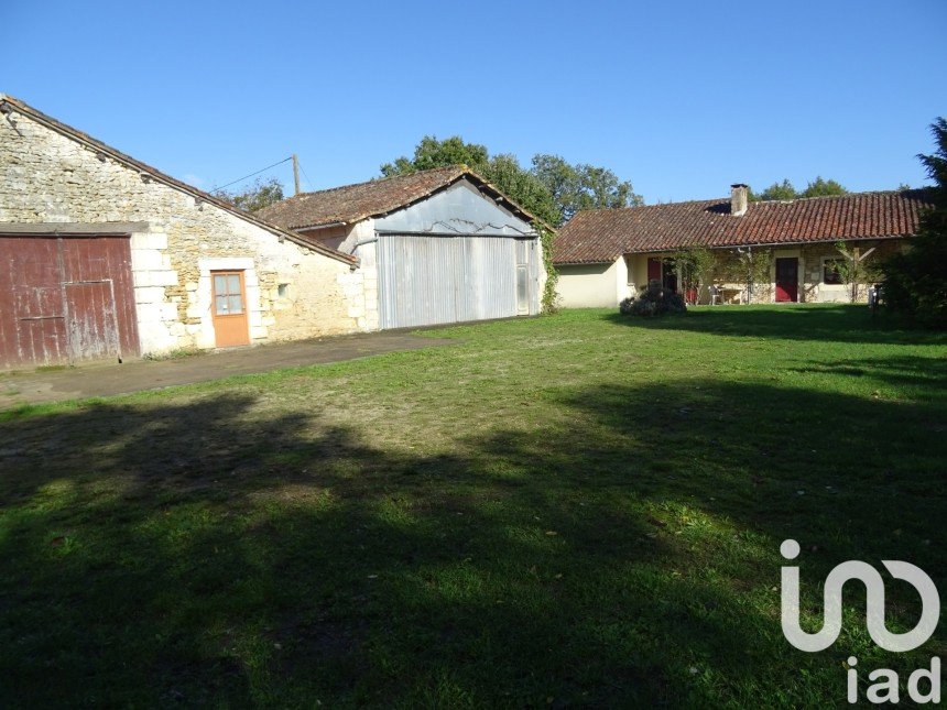 Longère 7 pièces de 180 m² à Sainte-Croix-de-Mareuil (24340)