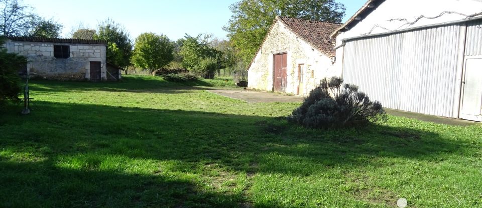 Longère 7 pièces de 180 m² à Sainte-Croix-de-Mareuil (24340)