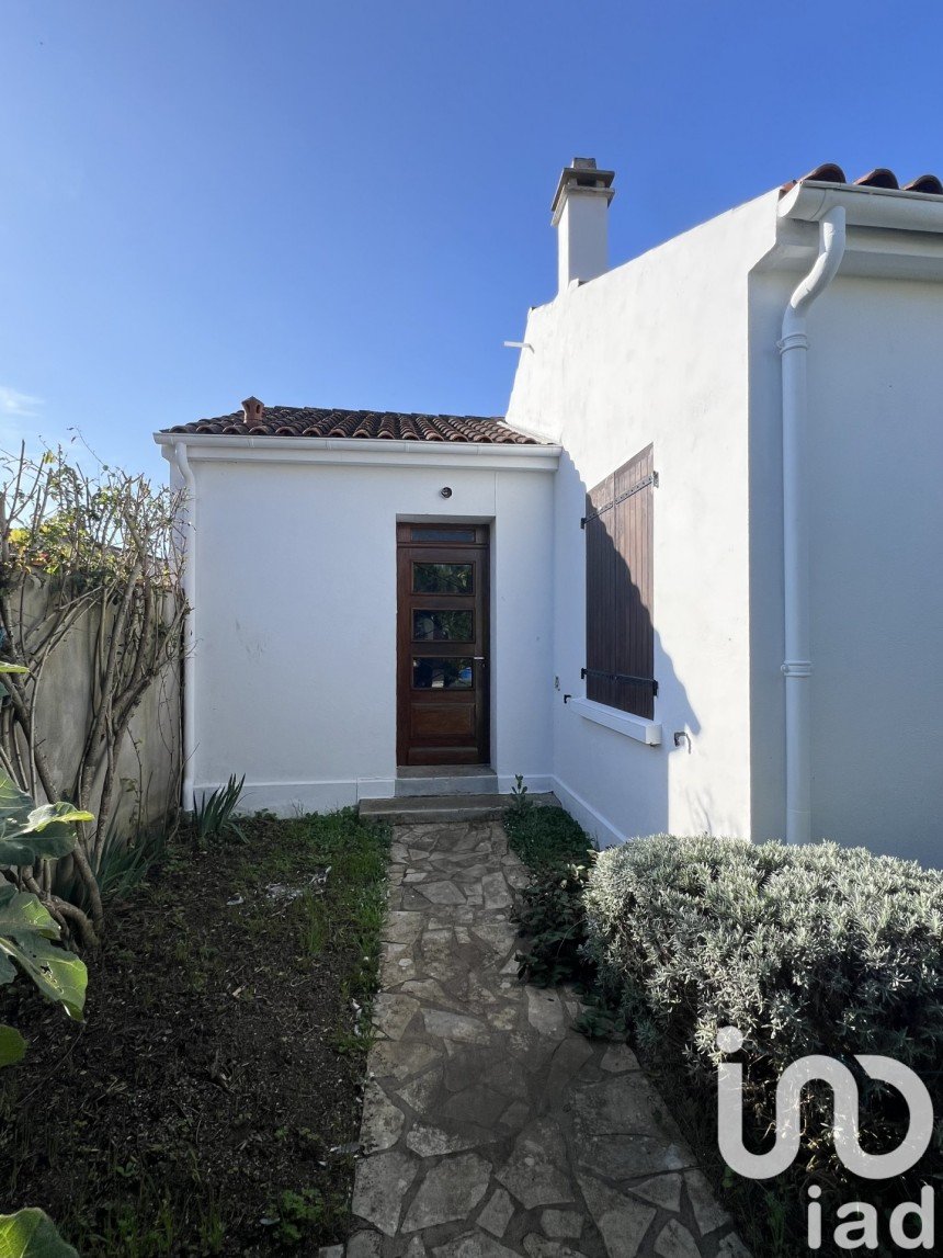 House 4 rooms of 93 m² in La Jarrie (17220)