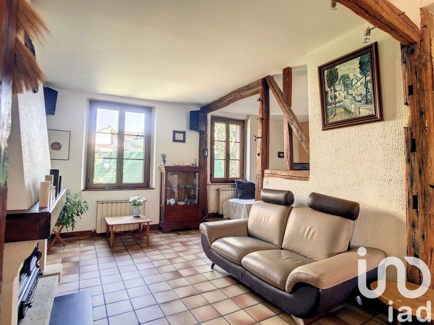 Traditional house 6 rooms of 130 m² in Chevry-Cossigny (77173)