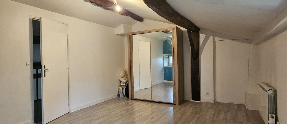 Maison de campagne 7 pièces de 220 m² à Saint-Martin-de-Bernegoue (79230)