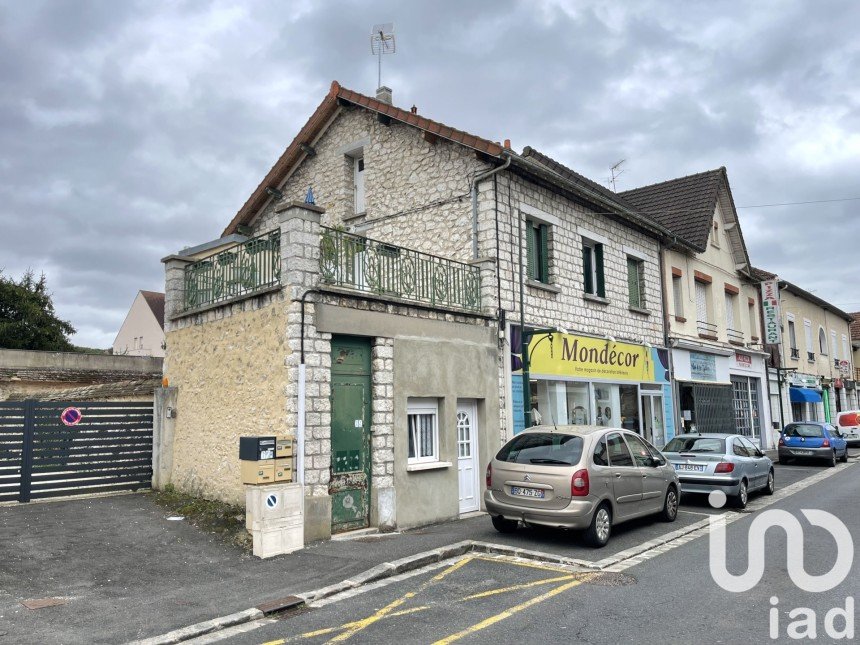 Building in Champagne-sur-Seine (77430) of 151 m²