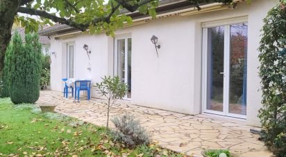 House 4 rooms of 121 m² in Niort (79000)