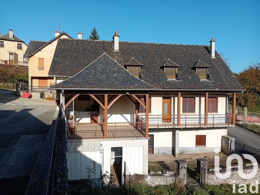 Village house 5 rooms of 155 m² in Montsalvy (15120)