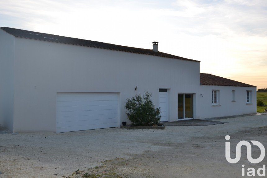 Maison 7 pièces de 226 m² à Pérignac (17800)