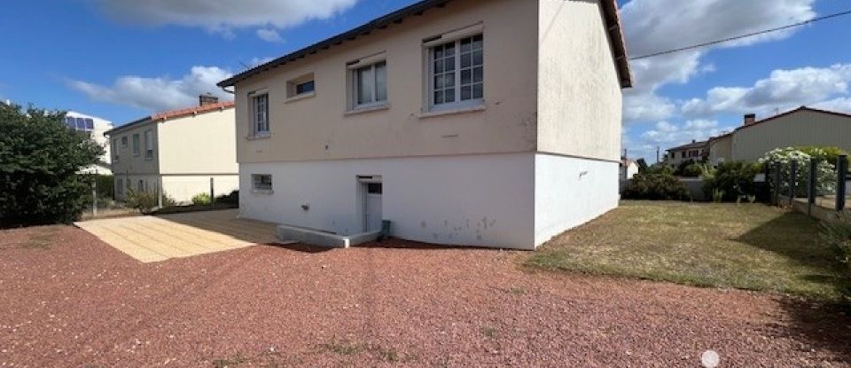 Pavillon 4 pièces de 78 m² à Thouars (79100)