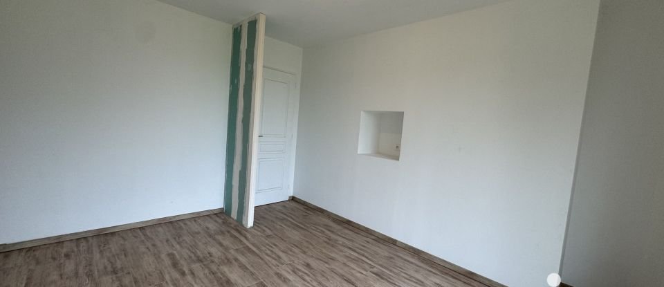 House 8 rooms of 166 m² in Saint-Léger-de-Montbrillais (86120)