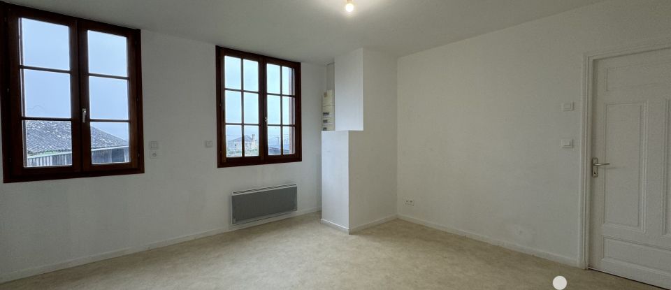 House 8 rooms of 166 m² in Saint-Léger-de-Montbrillais (86120)