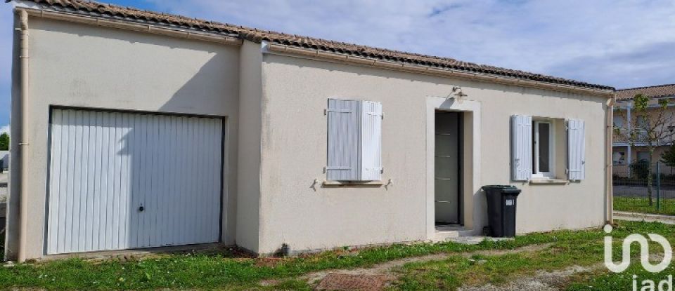 Traditional house 4 rooms of 75 m² in Étaules (17750)