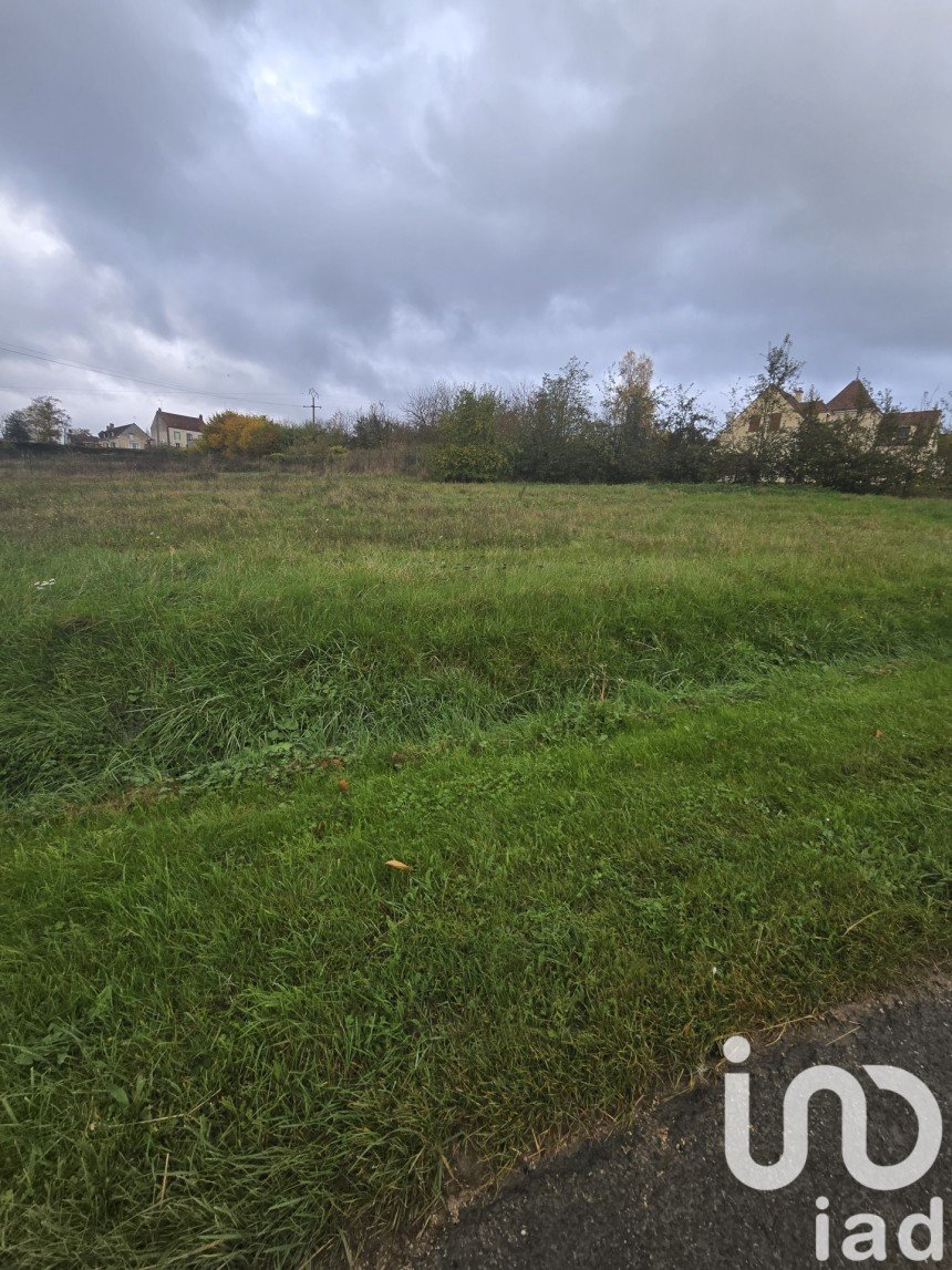 Land of 1,335 m² in Le Breuil (51210)