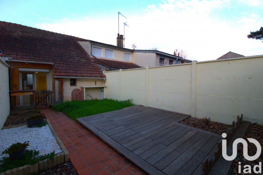 House 2 rooms of 63 m² in Nogent-le-Roi (28210)