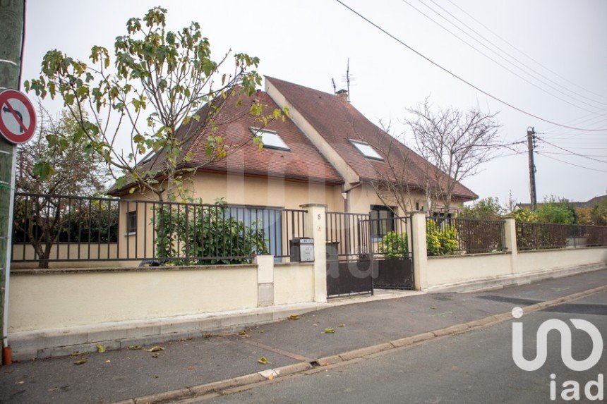 Maison traditionnelle 6 pièces de 105 m² à Ozoir-la-Ferrière (77330)