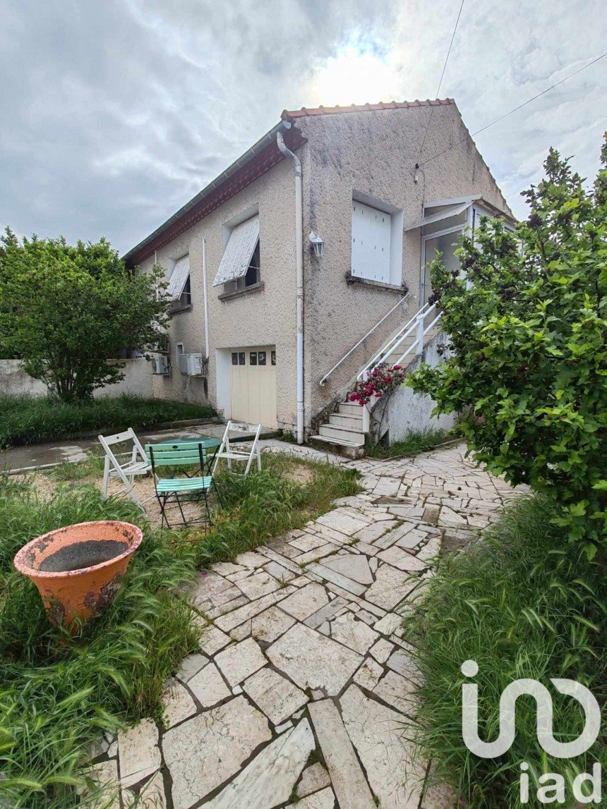 Maison 3 pièces de 82 m² à Nîmes (30000)