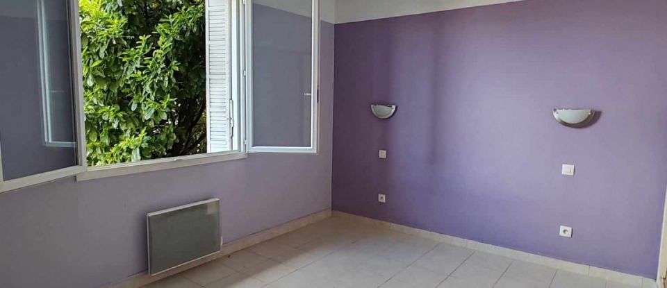 Maison 3 pièces de 82 m² à Nîmes (30000)