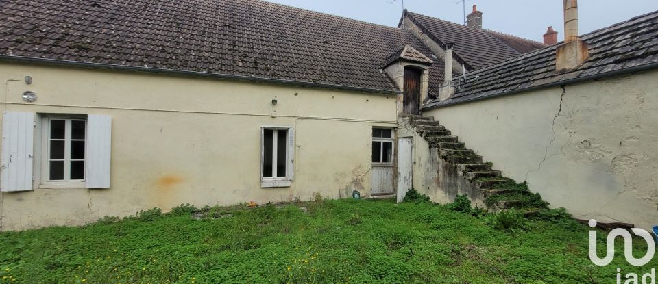 Village house 7 rooms of 132 m² in Meillant (18200)