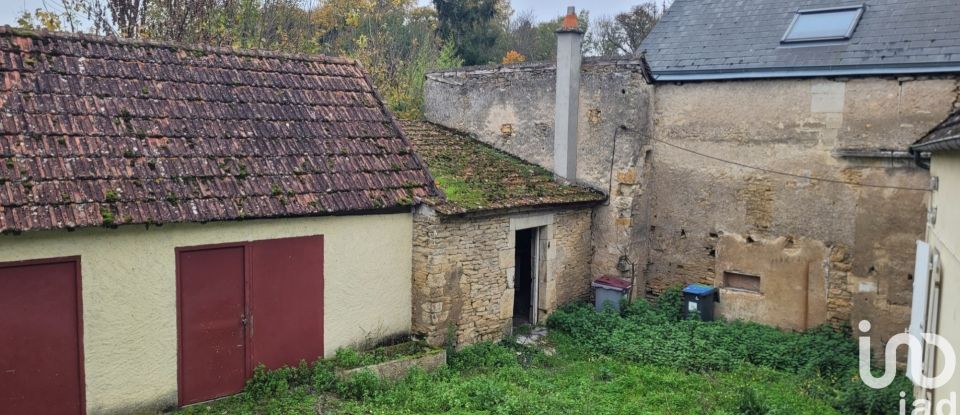 Village house 7 rooms of 132 m² in Meillant (18200)