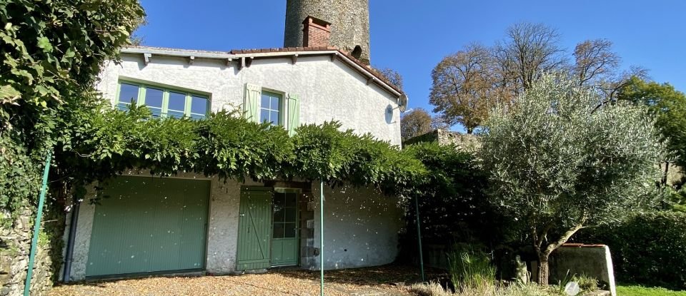 Traditional house 6 rooms of 175 m² in Vouvant (85120)