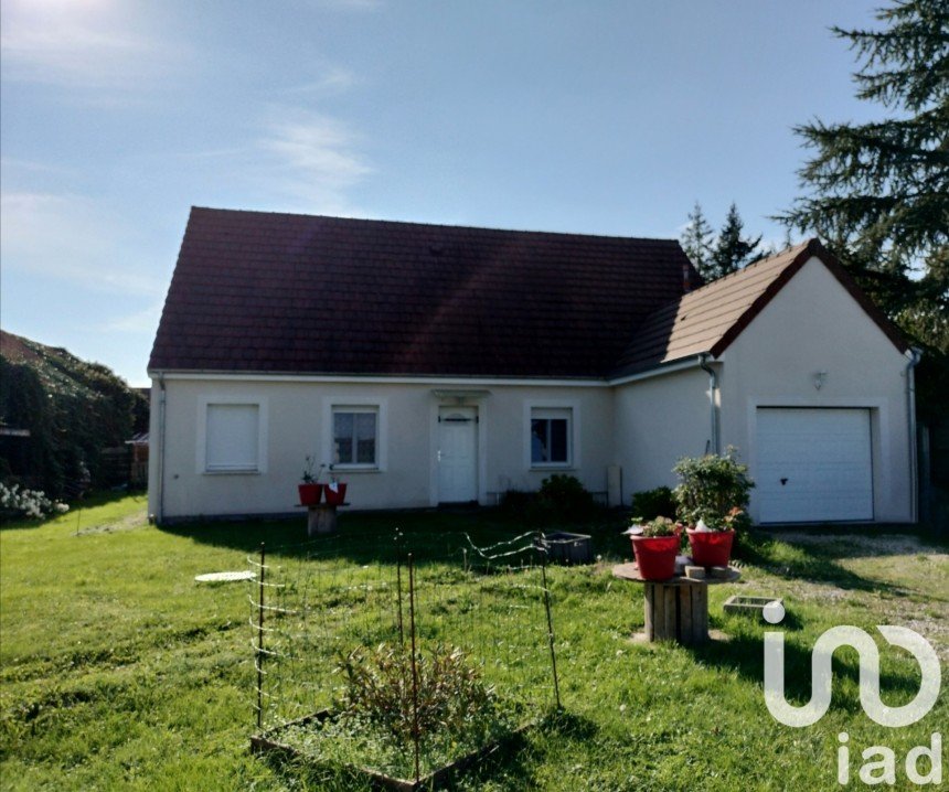 Pavilion 6 rooms of 104 m² in La Selle-sur-le-Bied (45210)