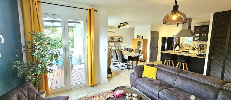 Maison 5 pièces de 130 m² à Paradou (13520)