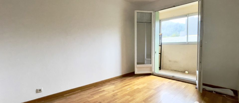 Appartement 4 pièces de 82 m² à Contes (06390)