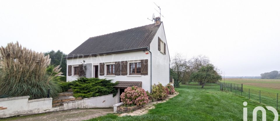 Traditional house 6 rooms of 110 m² in Laval-en-Brie (77148)