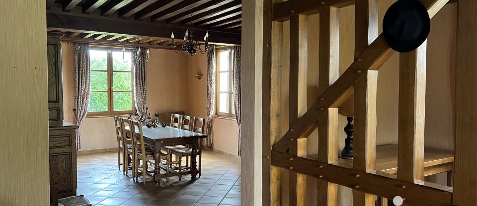 Traditional house 7 rooms of 243 m² in Molinet (03510)