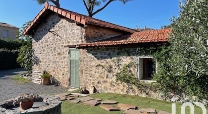 Gîte 7 pièces de 200 m² à Saint-Raphaël (83700)