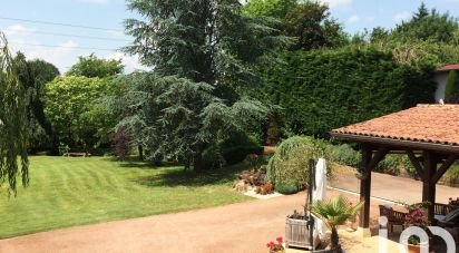 House 5 rooms of 174 m² in L'Abergement-Clémenciat (01400)