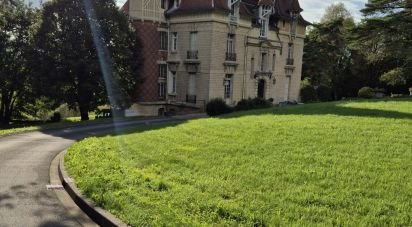 Château 20 pièces de 900 m² à Lizy-sur-Ourcq (77440)