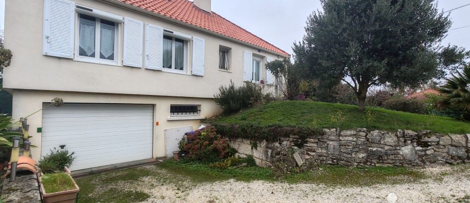 House 6 rooms of 149 m² in Fontenay-le-Comte (85200)