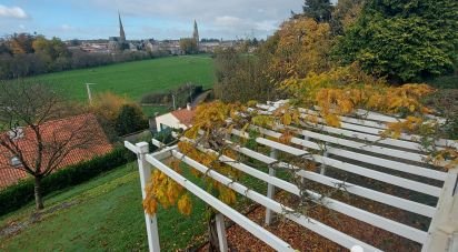 Maison 7 pièces de 185 m² à Saint-Laurent-sur-Sèvre (85290)