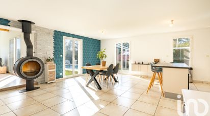 Maison 5 pièces de 128 m² à Boisset-Saint-Priest (42560)