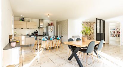 Maison 5 pièces de 128 m² à Boisset-Saint-Priest (42560)