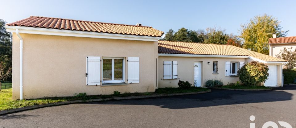 Maison 5 pièces de 128 m² à Boisset-Saint-Priest (42560)