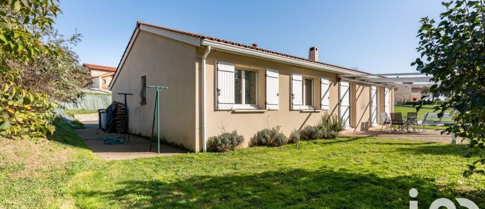 Maison 5 pièces de 128 m² à Boisset-Saint-Priest (42560)