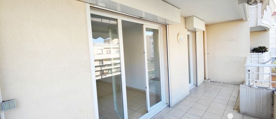 Apartment 2 rooms of 45 m² in Mandelieu-la-Napoule (06210)