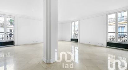 Appartement 4 pièces de 122 m² à Paris (75116)