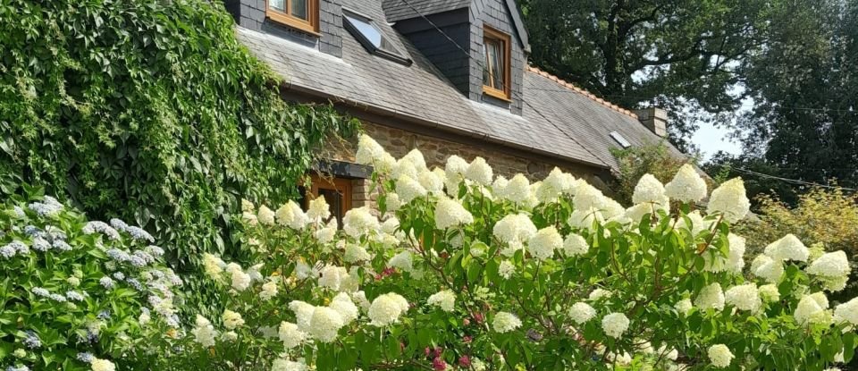 Maison de campagne 7 pièces de 192 m² à Plonévez-du-Faou (29530)