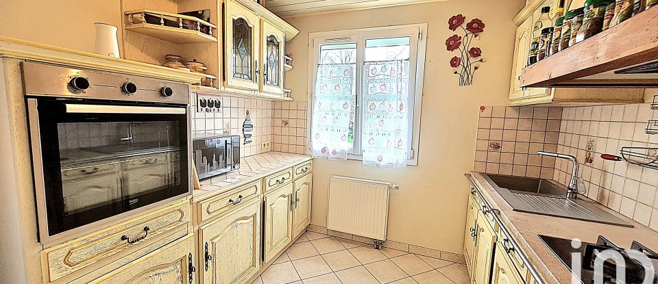 Traditional house 5 rooms of 107 m² in Chenoise (77160)