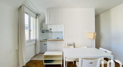 Appartement 2 pièces de 37 m² à Paris (75016)