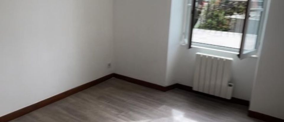 Appartement 3 pièces de 49 m² à Corbeil-Essonnes (91100)