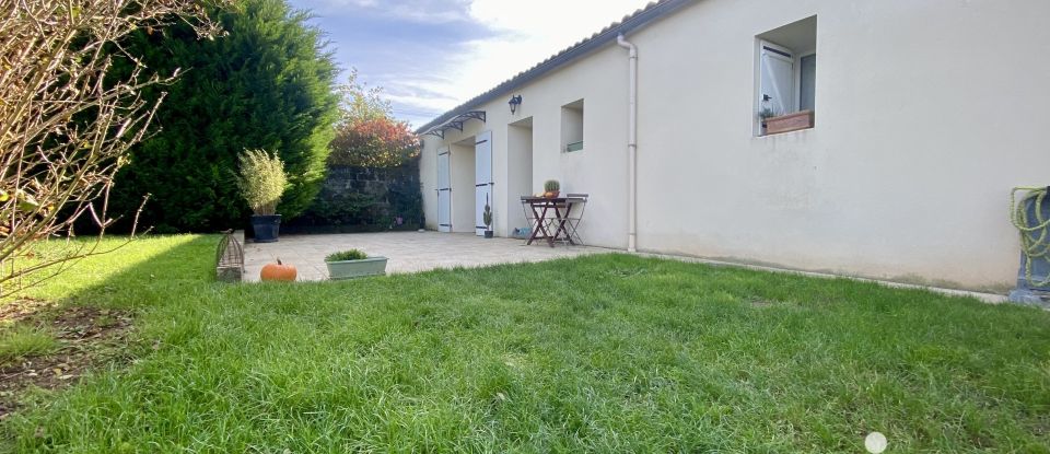 House 5 rooms of 120 m² in Saint-Savinien (17350)