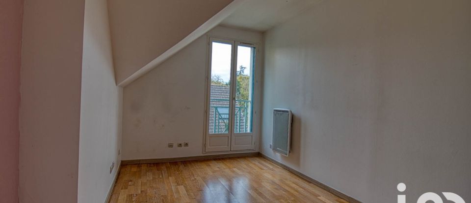 Apartment 3 rooms of 68 m² in Maurecourt (78780)