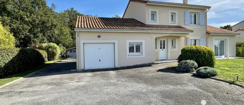 Maison 6 pièces de 118 m² à - (86130)