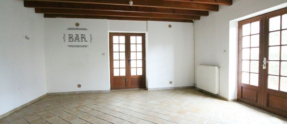 House 8 rooms of 148 m² in L'Étang-Bertrand (50260)